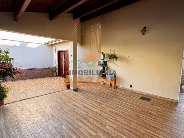 #647/001 - Casa para Venda em Itatiba - SP - 2