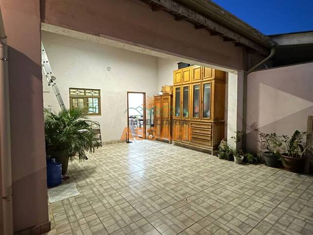 #708/001 - Casa para Venda em Itatiba - SP - 2